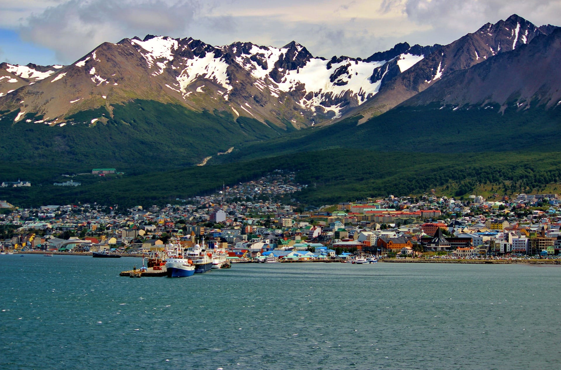 argentina-ushuaia-m-sto-zrozen-v-slz-ch-odsouzen-ch-travon